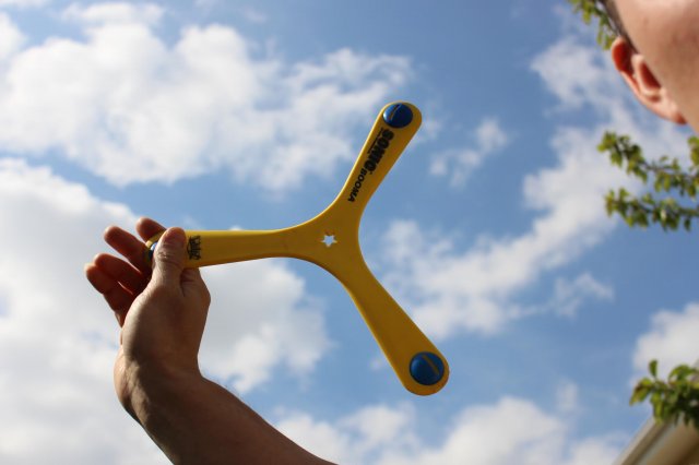 Ideen für einen Betriebsausflug: Bumerang werfen