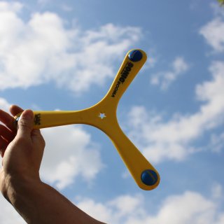 Ideen für einen Betriebsausflug: Bumerang werfen